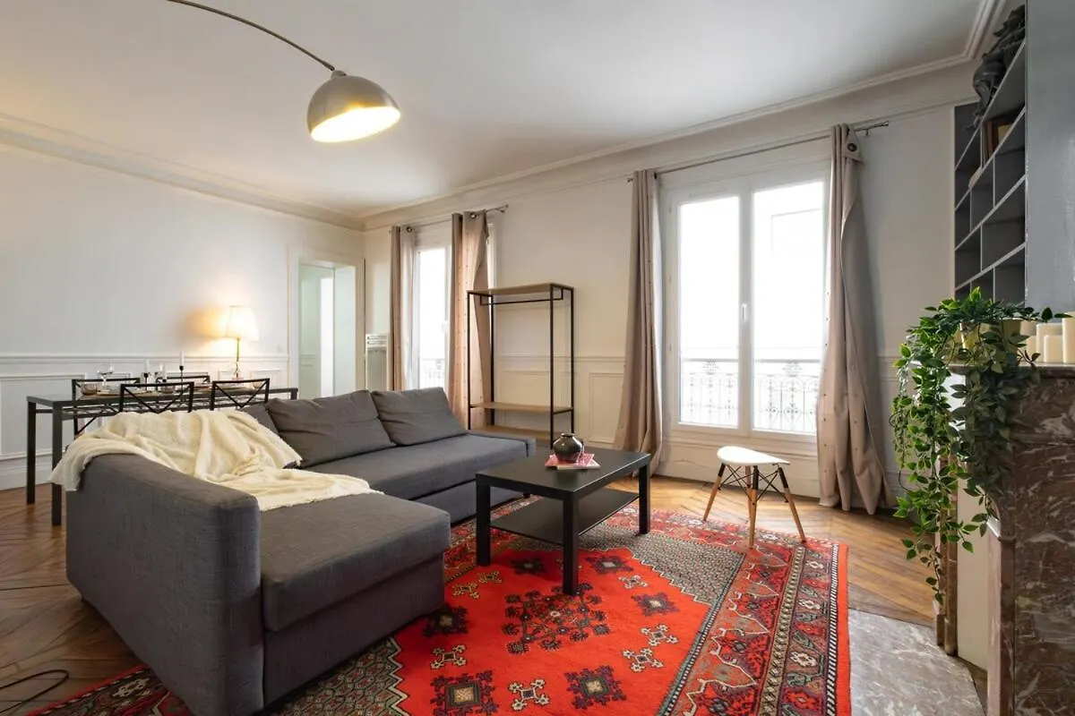 Apartment Apt 4 Guests Place Des Victoires Paris France