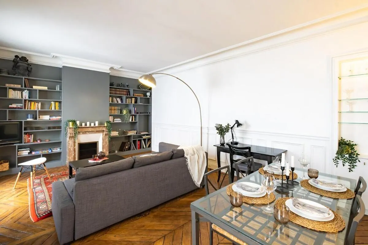 Apt 4 Guests Place Des Victoires Paris